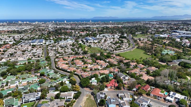 4 Bedroom Property for Sale in Somerset West Western Cape